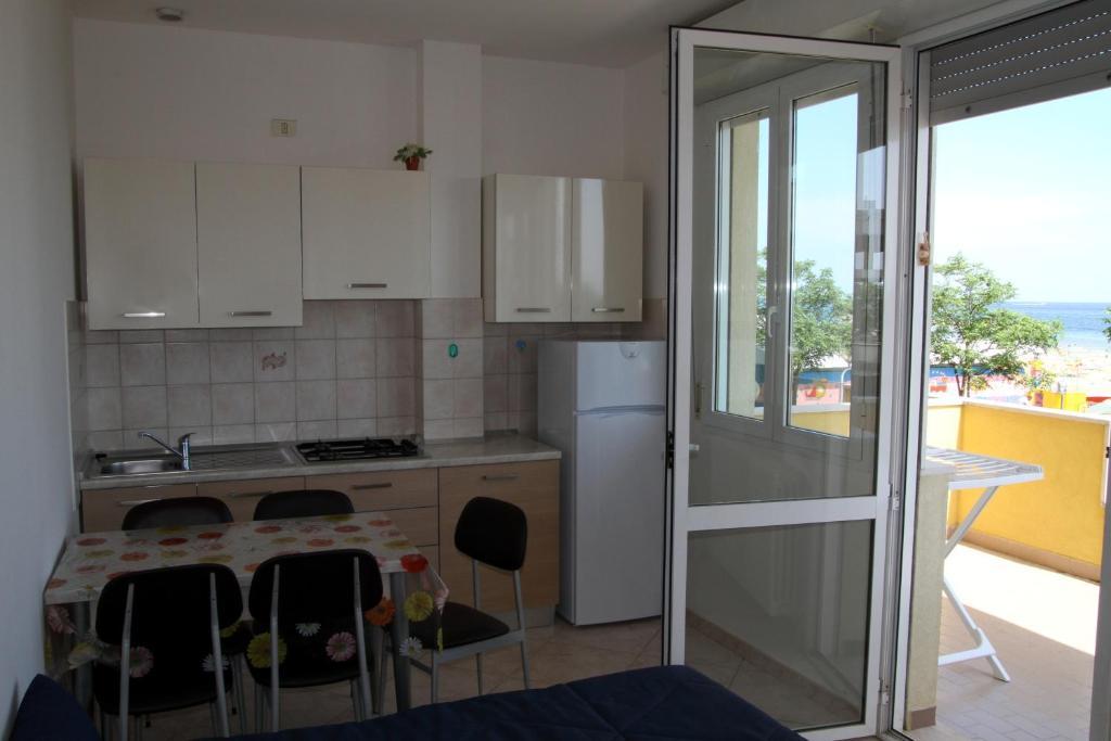 Appartamenti Montmartre Rimini Exteriör bild